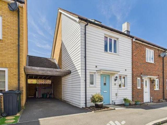 House for sale in Godinton Park, Bridgefield