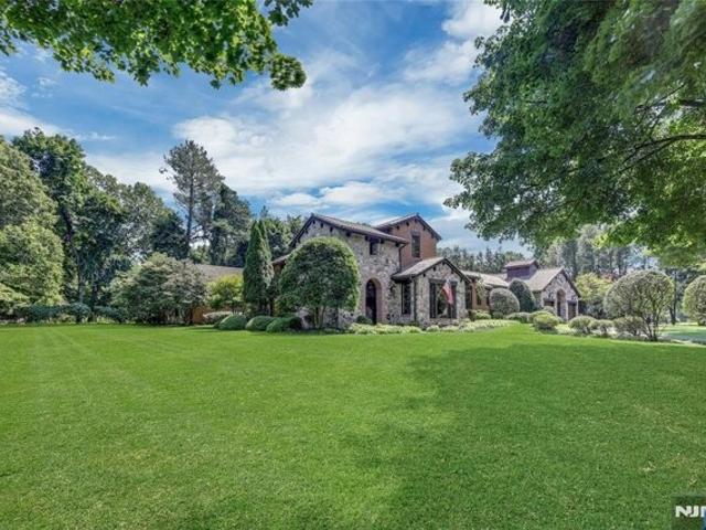 House for sale in Franklin Lakes, New Jersey