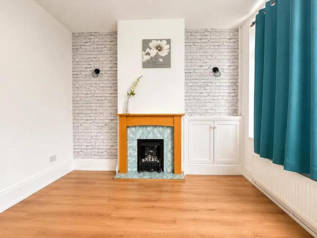 Apartment for rent in London Borough of Croydon, Addiscombe