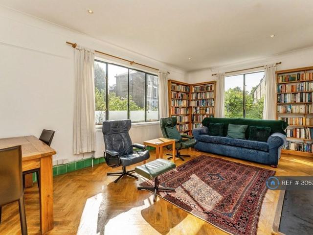 Apartment for rent in The Arches, Greater London