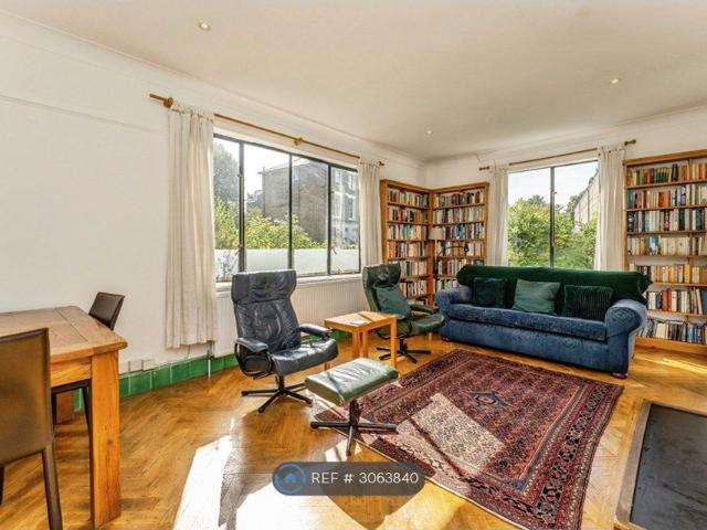 Apartment for rent in The Arches, Greater London