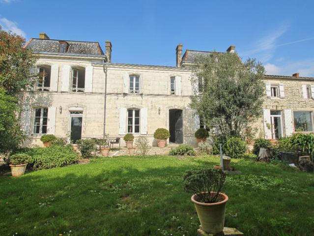 Maison vente à Saint-Jean-d'Angély, La Benâte