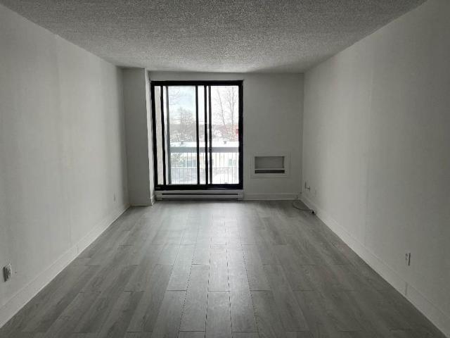 Apartment for rent in Laval-des-rapides, Quebec