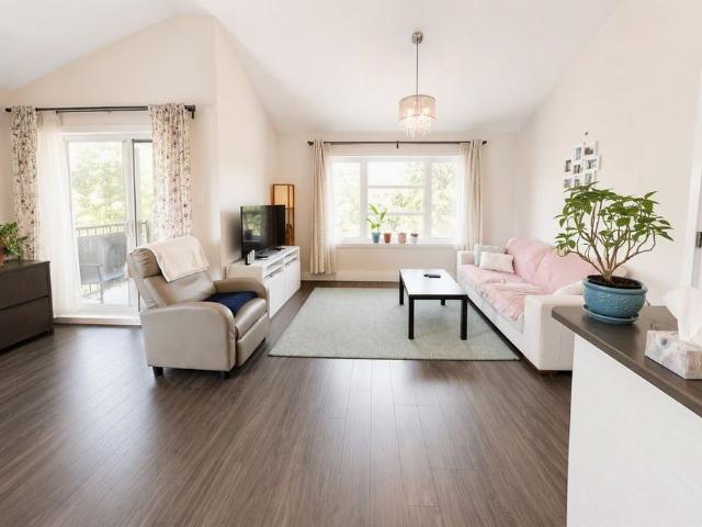 Apartment for rent in Laval-des-rapides, Quebec