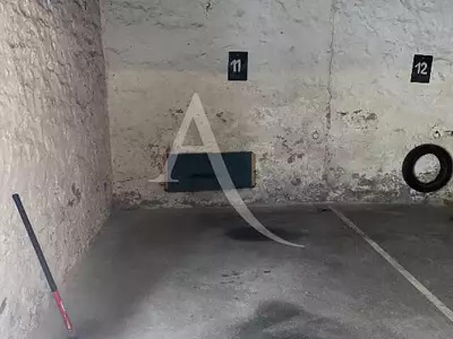 Garage location à Laval