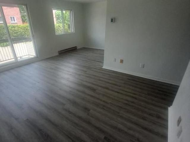 Apartment for rent in Laval-des-rapides, Quebec