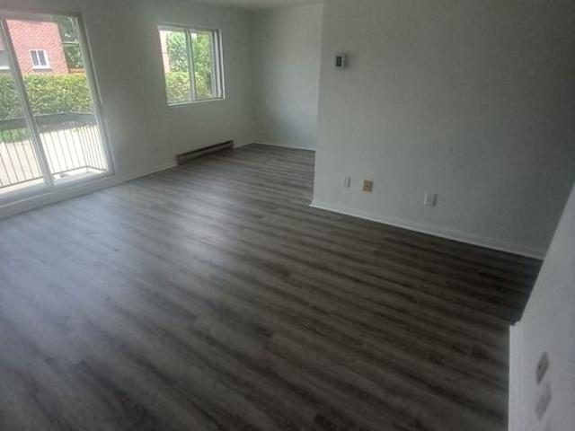 Apartment for rent in Laval-des-rapides, Quebec