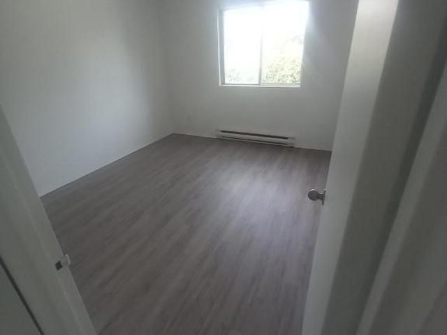 Apartment for rent in Laval-des-rapides, Quebec