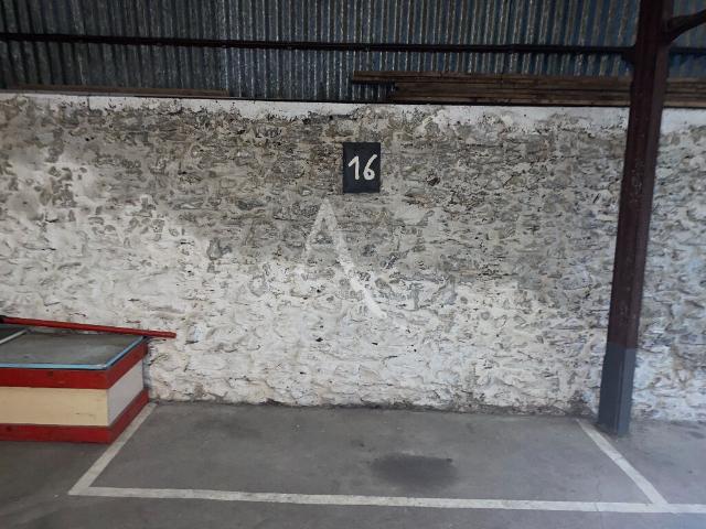 Garage location à Laval