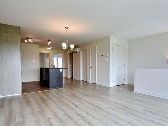 Apartment for rent in Auteuil, Quebec