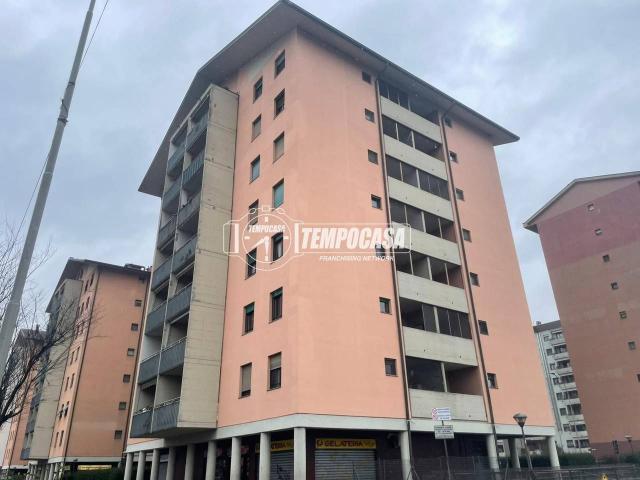 Locale Commerciale in vendita a Novegro, Segrate
