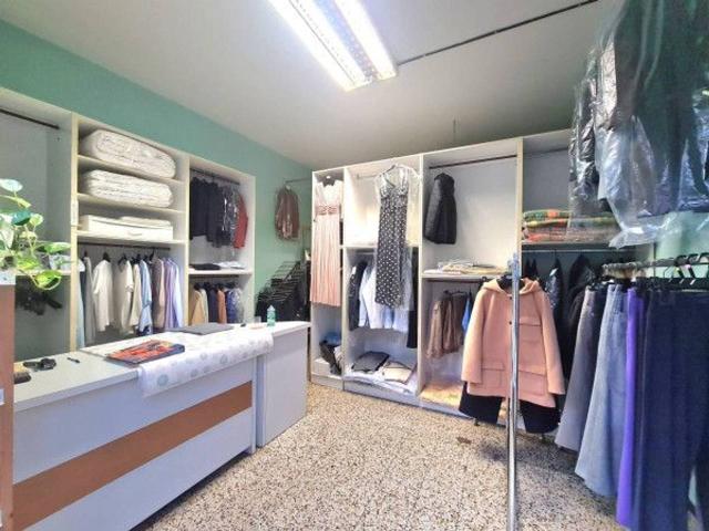 Locale Commerciale in vendita a San Vittore Olona, Lombardia