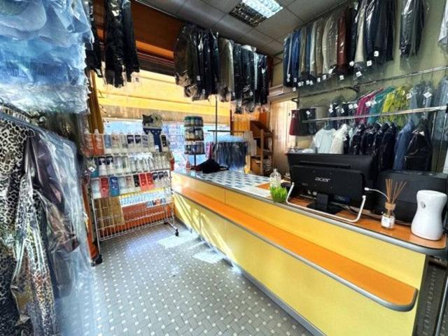 Locale Commerciale in vendita a Piemonte, Alessandria