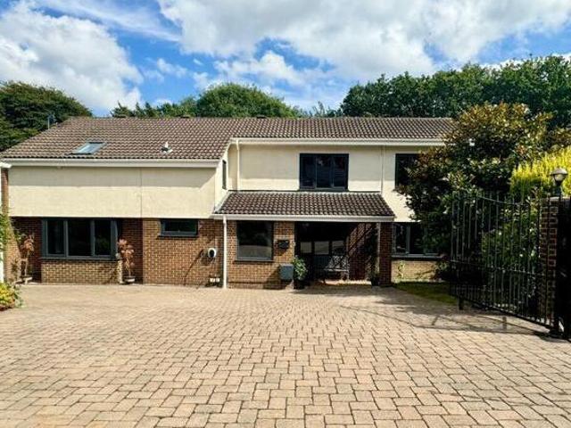 House for sale in Brompton, Gillingham