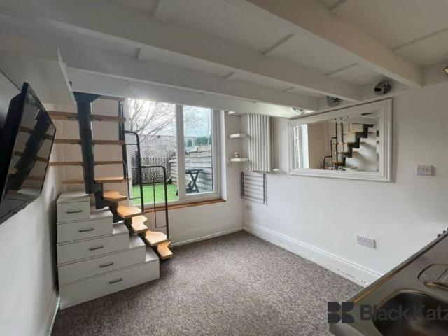 Studio for rent in Clapham Junction, Greater London