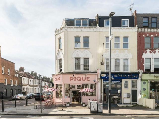 Apartment for rent in London Borough of Wandsworth, Greater London