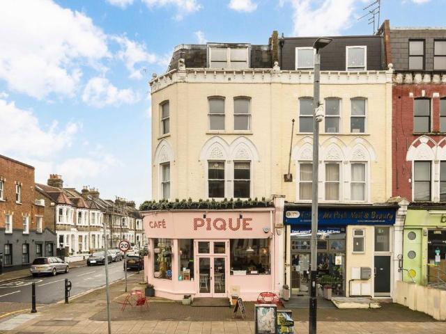 Apartment for rent in Clapham Junction, Greater London