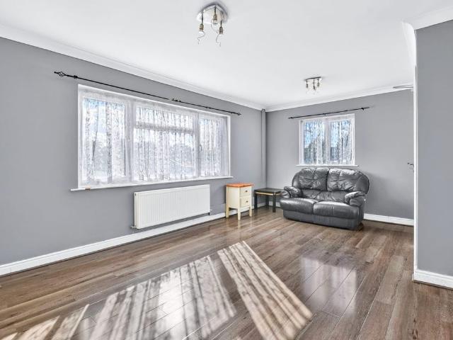 House for rent in Stockley Est., Greater London