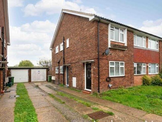 House for sale in Chessington