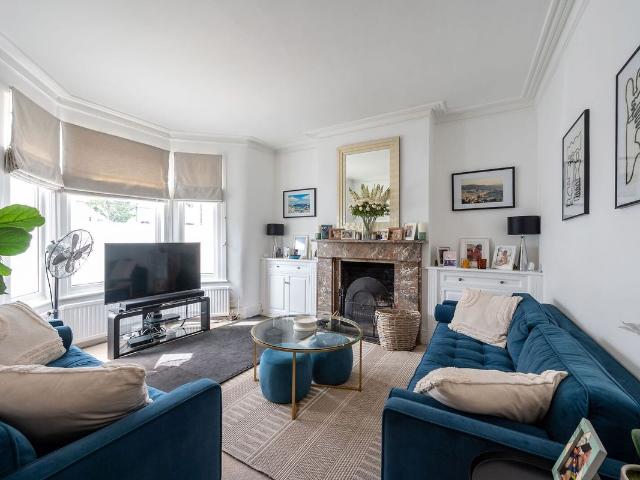House for rent in Southfields, Greater London