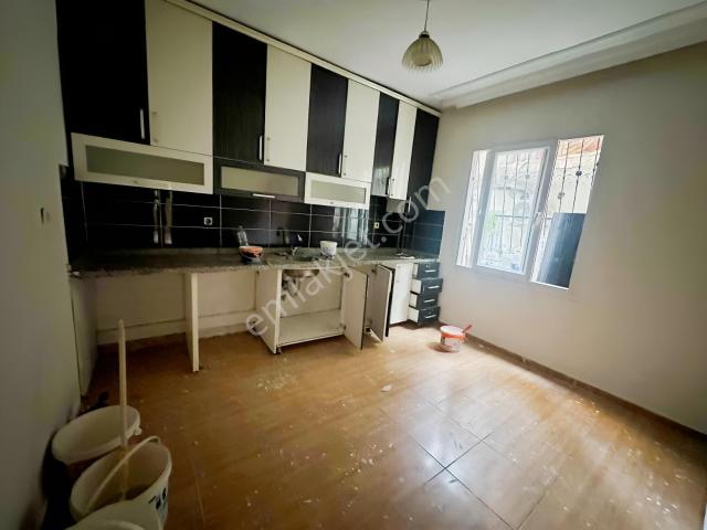İsmetpaşa Mahallesi, Seyhan içerisinde kiralık Villa