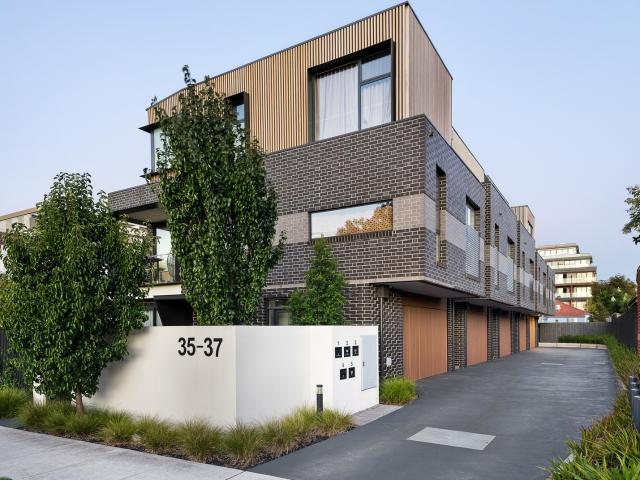 House for sale in Carnegie