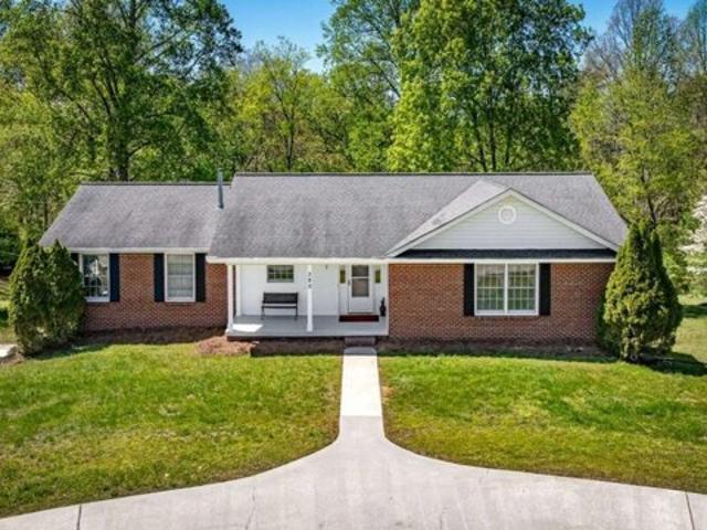 House for sale in Blue Ridge