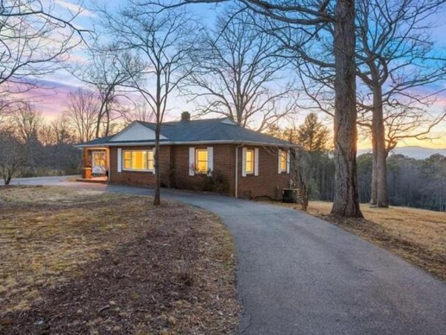 House for sale in Blue Ridge