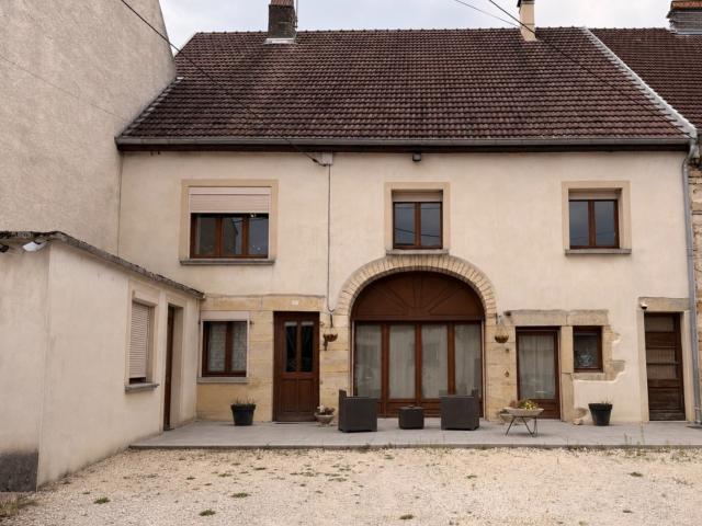 Maison vente à Vesoul, Lavoncourt