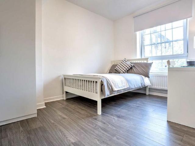 Apartment for rent in Walworth, Greater London