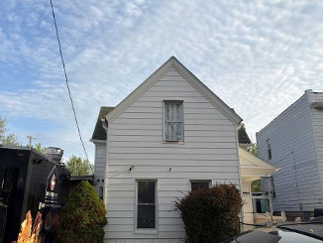 House for sale in Detroit - Shoreway, Cleveland