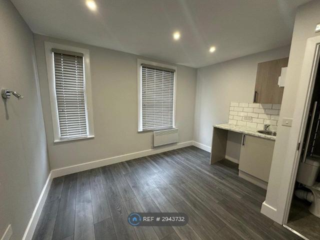 House for rent in Pouchen End, Hertfordshire