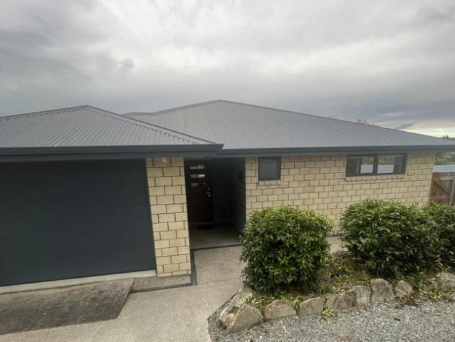 House for rent in Otakou