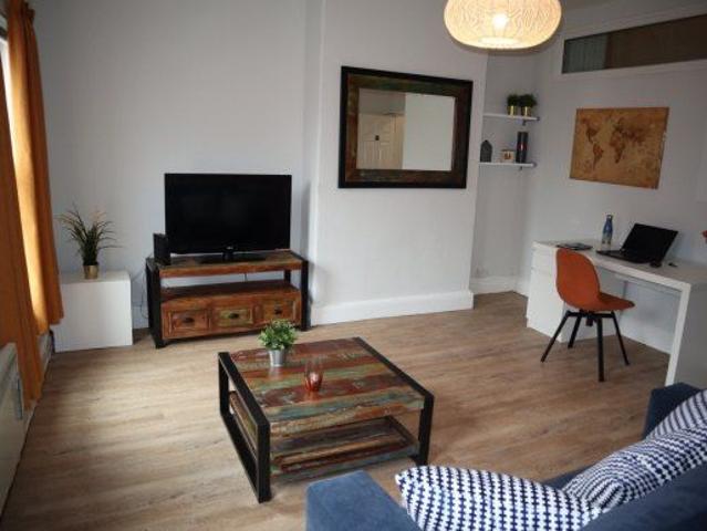 Room for rent in Calderstones