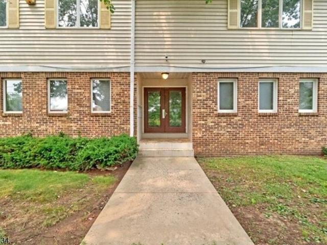 Condo for sale in Bloomfield, New Jersey