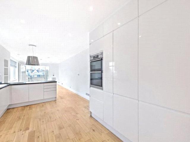 Apartment for rent in Brompton, Chelsea