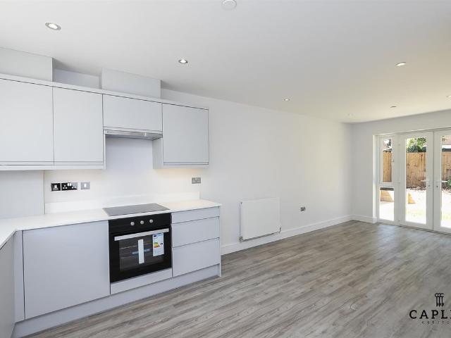 Apartment for rent in Debden Green, Epping