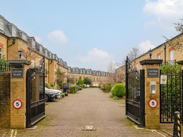 Apartment for rent in Kew, Greater London
