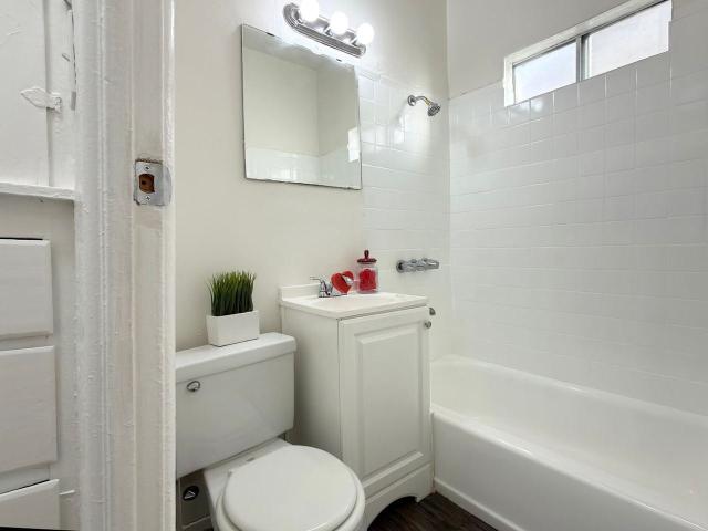 Apartment for rent in Long Beach, California