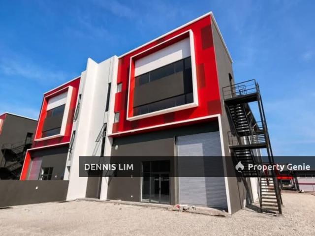 Warehouse for rent in Seksyen 8, Bandar Puncak Alam