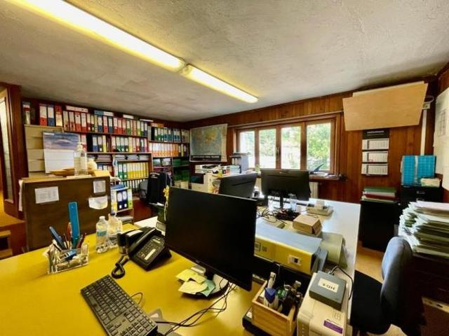 Ufficio in affitto a Albizzate, Lombardia