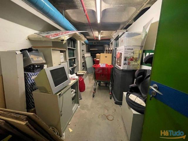 Armazém alugar em Lisboa