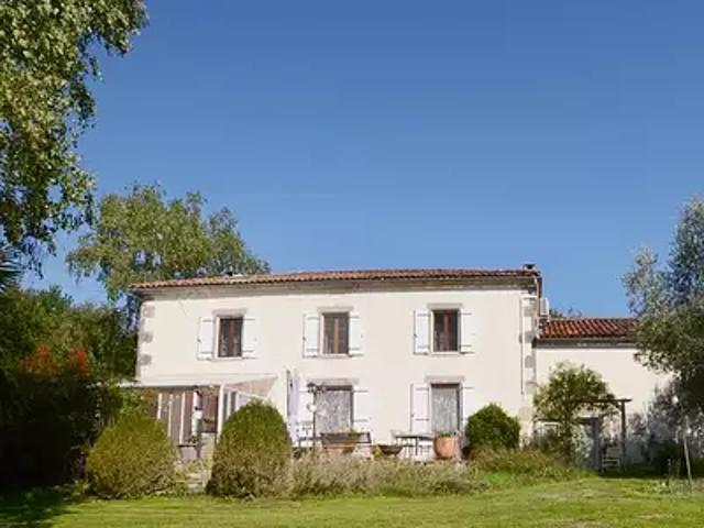 Maison vente à Confolens, Le Bouchage