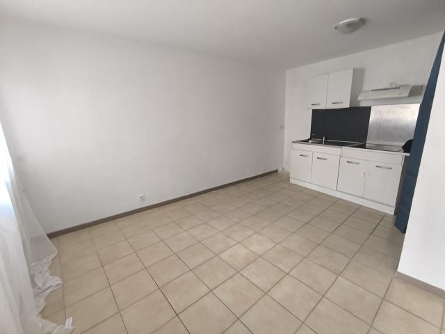 Studio location à Céret, Le Boulou