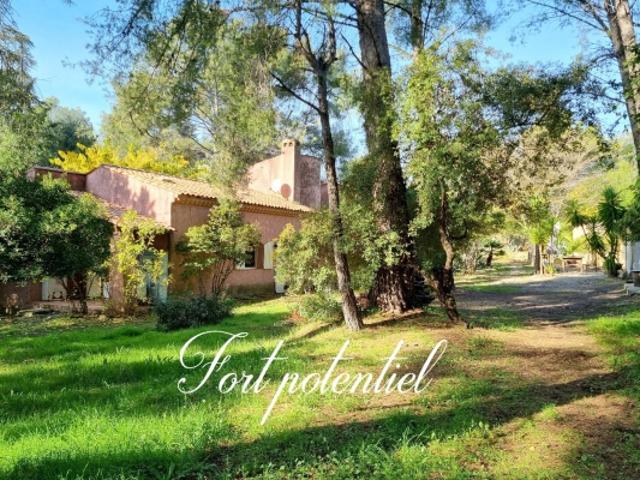 Maison vente à Arrondissement de Toulon, Le Castellet