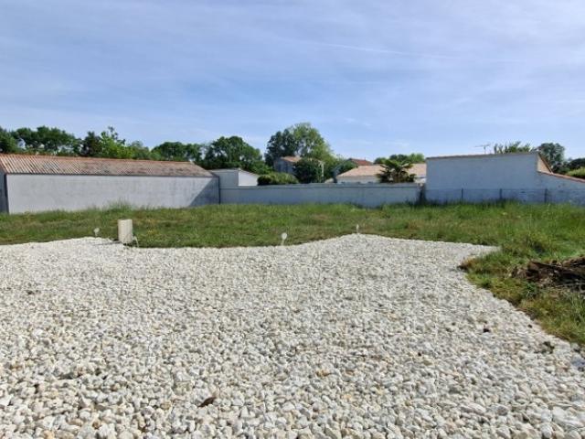 Terrain vente à Saintes, Le Chay