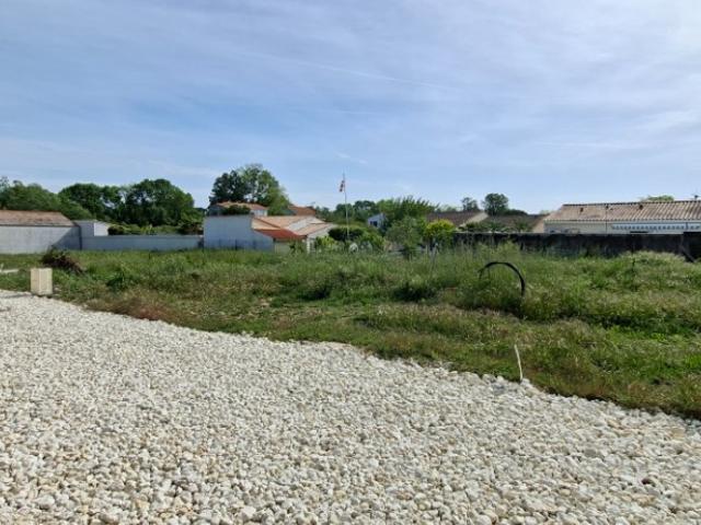 Terrain vente à Saintes, Le Chay
