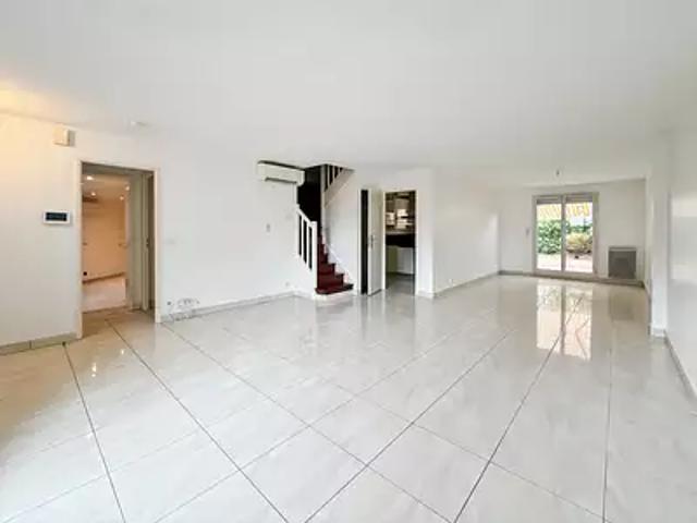 Maison location à Le Coudray-Montceaux, Essonne