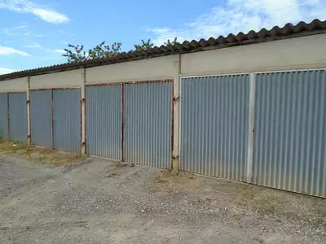 Garage location à Autun, Le Creusot