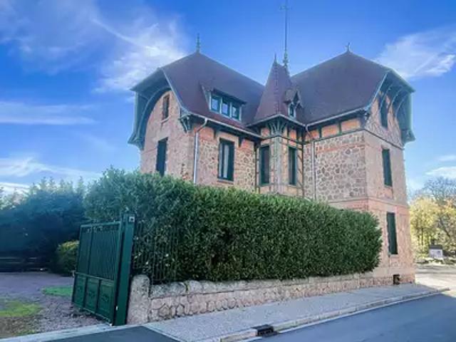 Maison vente à Vichy, Le Donjon